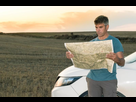 https://image.noelshack.com/fichiers/2022/12/2/1647977451-un-homme-perdu-au-milieu-du-champ-avec-sa-voiture-consulte-une-carte-coucher-soleil-concept-de-mode-vie-159923156.jpg