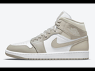 https://image.noelshack.com/fichiers/2022/12/7/1648397409-latest-air-jordan-1-mid-linen-2021-for-sale-554724-082.jpg