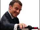 https://image.noelshack.com/fichiers/2022/15/2/1649764737-1647614584-macron-vin-marlou-bouteille.png