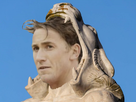 https://www.noelshack.com/2022-19-5-1652461248-ruud-statue.png