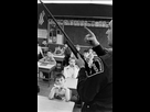 https://image.noelshack.com/fichiers/2022/21/3/1653477672-schoolkids-learning-firearm-safety-in-indiana-1956-3.jpg