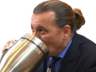 https://image.noelshack.com/fichiers/2022/22/2/1654023513-depp-boit-une-lampee-de-sa-gigapint.png