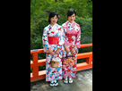 https://image.noelshack.com/fichiers/2022/24/2/1655238018-traditional-japanese-culture-kimono-women-japan-wearing-clothes-dresses-girls-bright-colors-as-enjoy-their-103366194.jpg