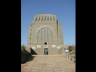 https://image.noelshack.com/fichiers/2022/25/1/1655736669-800px-voortrekker-monument.jpg