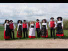 https://image.noelshack.com/fichiers/2022/25/7/1656269924-costumes-traditionnels-alsaciens.jpg