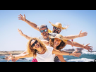 https://image.noelshack.com/fichiers/2022/30/4/1659033322-group-happy-people-enjoy-travel-summer-holiday-vacation-together-having-fun-under-sun-blue-ocean-water-background-191297377.jpg