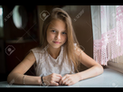 https://image.noelshack.com/fichiers/2022/30/7/1659256640-105347581-portrait-of-cute-little-girl-sitting-at-the-table.jpg