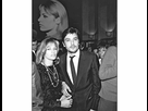 https://image.noelshack.com/fichiers/2022/32/1/1659985082-1967-alain-delon-apparait-avec-sa-femme-nathalie-a-une-avant-premiere.jpg