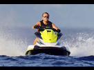 https://image.noelshack.com/fichiers/2022/32/3/1660118951-macron-jet-ski-1024x683.jpg