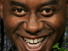 https://image.noelshack.com/fichiers/2022/33/2/1660681328-1541000249-ainsley-harriot-headshot4.jpg