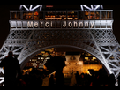 https://image.noelshack.com/fichiers/2022/33/5/1660890546-la-tour-eiffel-dit-merci-a-johnny.jpg
