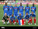 https://image.noelshack.com/fichiers/2022/38/4/1663869099-l-equipe-de-france-croatie-groupe-v-france-euro-2004-dr-magalhaes-pessoa-stadium-leiria-portugal-17-juin-2004-hxybd7.jpeg