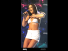 https://image.noelshack.com/fichiers/2022/38/4/1663878328-victoria-adams-cantante-de-las-spice-girls-retratada-en-el-escenario-en-los-brit-awards-en-el-earls-court-de-londres-fueron-las-ninas-recogido-b4xw1y.jpg