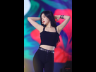 https://image.noelshack.com/fichiers/2022/38/6/1664006125-tranh-cai-hoi-center-girlgroup-inh-nhat-lich-su-kpop-hau-nhu-toan-visual-au-au-nhat-la-blackpink-va-twice.jpg