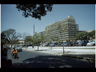 https://image.noelshack.com/fichiers/2022/39/1/1664155121-dakar-parked-cars-and-building-1961.jpg