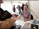 https://www.noelshack.com/2022-42-3-1666178000-edouard-philippe-au-havre-en-tenue-du-dimanche-pour-un-festival-litteraire-au-havre-en-2013.jpg