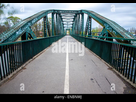 https://image.noelshack.com/fichiers/2022/42/3/1666197104-vieux-pont-metallique-sur-la-petite-riviere-enbnwj.jpg
