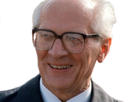 https://image.noelshack.com/fichiers/2022/42/3/1666210241-honecker.png