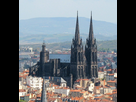 https://www.noelshack.com/2022-43-1-1666613915-800px-cathedrale-vue-de-montjuzet-detail.jpg