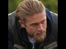 https://image.noelshack.com/fichiers/2022/46/5/1668789450-jax-teller-slicked-back-hair-large.jpg