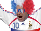 https://image.noelshack.com/fichiers/2022/47/2/1669139781-montelfrancemaillot2006perruquelunettes.png