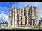 https://image.noelshack.com/fichiers/2022/47/6/1669419313-la-cathedrale-saint-pierre-damiens-ne-possede-pour-toute-cathedrale-quun-choeur-et-son-transept.jpg