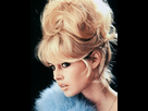 https://image.noelshack.com/fichiers/2022/47/6/1669497281-le-chignon-a-frange-de-brigitte-bardot-en-1956.jpg