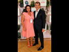 https://image.noelshack.com/fichiers/2022/51/1/1671458735-wimbledon-2018-pierce-brosnan-and-wife-keely-cosied-up-for-a-picture-1419471.jpg