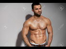 https://image.noelshack.com/fichiers/2023/01/6/1673119393-75751945-modele-de-fitness-masculin-avec-portrait-de-corps-muscle-sexy-beau-jeune-homme-chaud-avec-la-forme-s.jpg