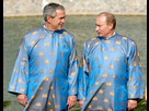 https://image.noelshack.com/fichiers/2023/03/7/1674389342-bush-putin-apec-traditional-clothes.jpg