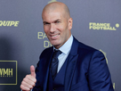 https://image.noelshack.com/fichiers/2023/06/1/1675721664-ce-chroniqueur-de-tpmp-chope-zidane-en-pleine-rue-et-la-photo-est-insolite.jpg