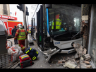 https://image.noelshack.com/fichiers/2023/06/7/1676229104-63a081ee948eb-accident-de-bus.jpg