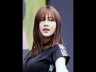 https://image.noelshack.com/minis/2023/10/7/1678655392-oh-ha-young-at-mercedes-benz-give-n-race-27-may-2018-05.png