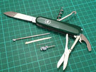 https://image.noelshack.com/fichiers/2023/18/2/1683023801-victorinox-compactgreen.jpg