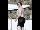 https://image.noelshack.com/fichiers/2023/18/7/1683476203-elon-musk-shirtless-mykonos-05.jpg