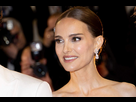 https://image.noelshack.com/fichiers/2023/22/6/1685790919-festival-de-cannes-2023-montee-des-marches-du-film-may-december-natalie-portman-fait-sensation-pour-son-retour-sur-le-tapis-rouge-cannois.jpg