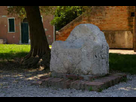 https://image.noelshack.com/fichiers/2023/27/2/1688495716-trone-attila.jpg