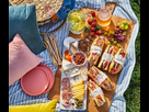 https://image.noelshack.com/fichiers/2023/29/2/1689697627-picnic-sandwiches-charcuterie-pink-plates-c80562f7-192f3fdbc5484705aa66fc4ec176343b.jpg