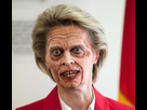 https://image.noelshack.com/minis/2023/38/1/1695055963-cruelle-von-der-leyen.png