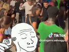 https://image.noelshack.com/minis/2023/38/6/1695432533-lampedusa-chofa-rage-larme.png