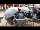 https://image.noelshack.com/fichiers/2023/39/3/1695800258-golemitos-terrasse-pluie.jpg