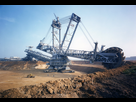 https://image.noelshack.com/fichiers/2023/40/3/1696449492-giant-bucket-wheel-excavator.jpg