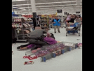 https://image.noelshack.com/fichiers/2023/41/3/1697035458-827dym.gif