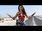 https://image.noelshack.com/fichiers/2023/44/3/1698879549-gal-gadot-wonder-woman-1984-bts-image.jpg