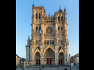 https://image.noelshack.com/fichiers/2023/44/5/1698998376-1810px-cathedrale-notre-dame-d-amiens-3420.jpg