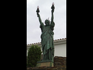 https://image.noelshack.com/fichiers/2023/49/3/1701854290-estatua-de-la-libertad-en-cadaques-de-cerca-panoramio.jpg