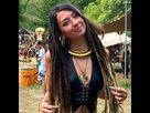 https://image.noelshack.com/minis/2023/49/4/1701977702-shani-louk.png