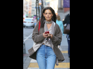 https://image.noelshack.com/fichiers/2023/51/2/1702966281-7069384-exclusif-katie-holmes-se-promene-avec-580x0-2.jpg