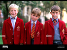 https://image.noelshack.com/fichiers/2023/51/5/1703248231-horizontal-shot-of-young-boys-age-6-and-8-in-traditional-school-uniforms-a62xej.jpg