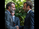 https://image.noelshack.com/fichiers/2023/51/6/1703359410-mlkito-rick-grimes-shakes-hands-with-emmanuel-macron-v-6-c43e6ea1-2407-45d2-9a36-99e58cb632b1-3.jpg